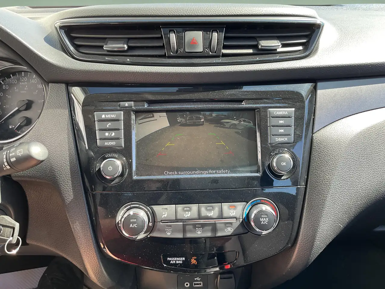 Nissan Qashqai снимка Nissan Qashqai