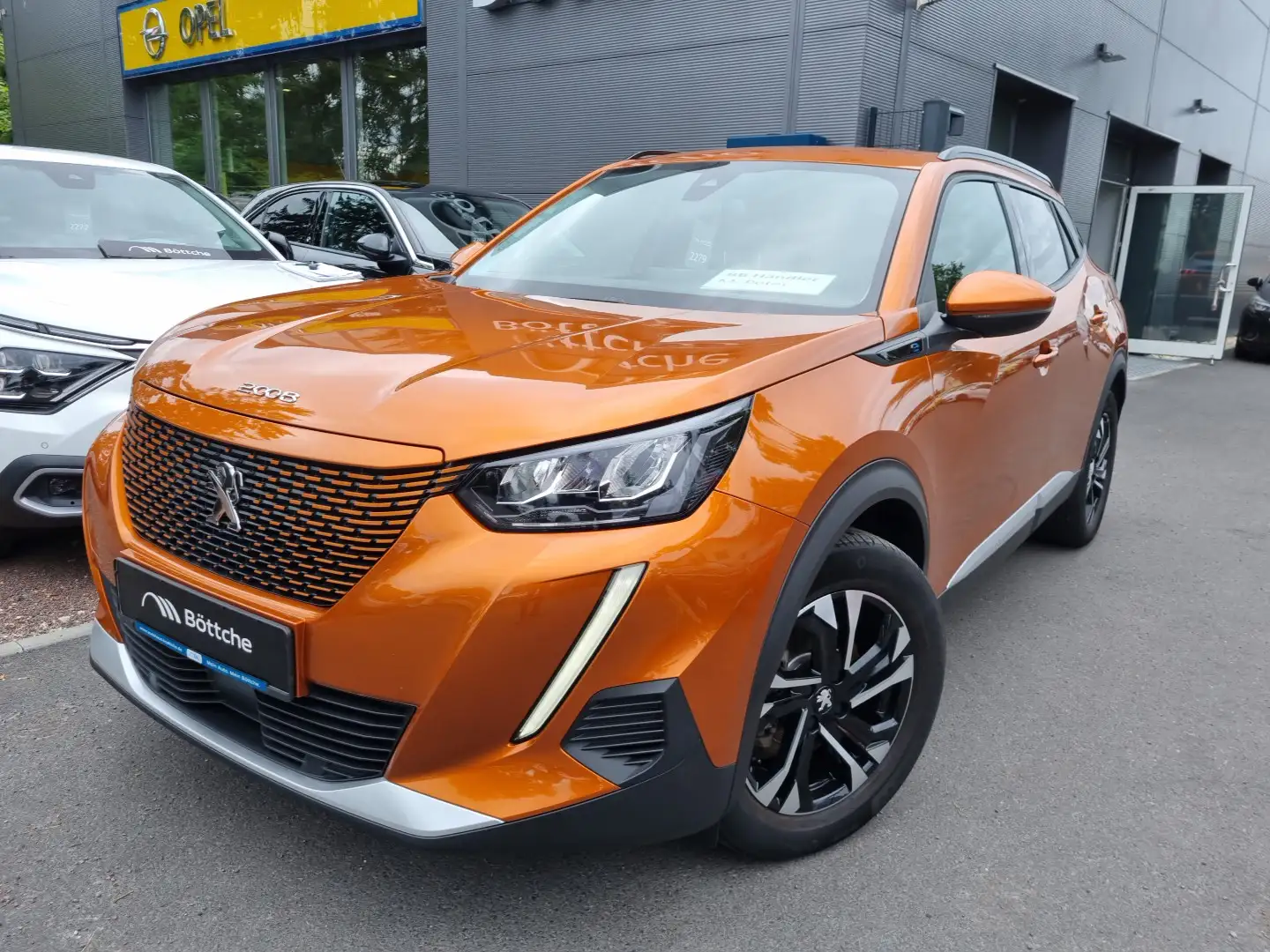 Peugeot 2008 e- Allure LED/Navi/PDC/DAB+/180°Kamera Orange - 2