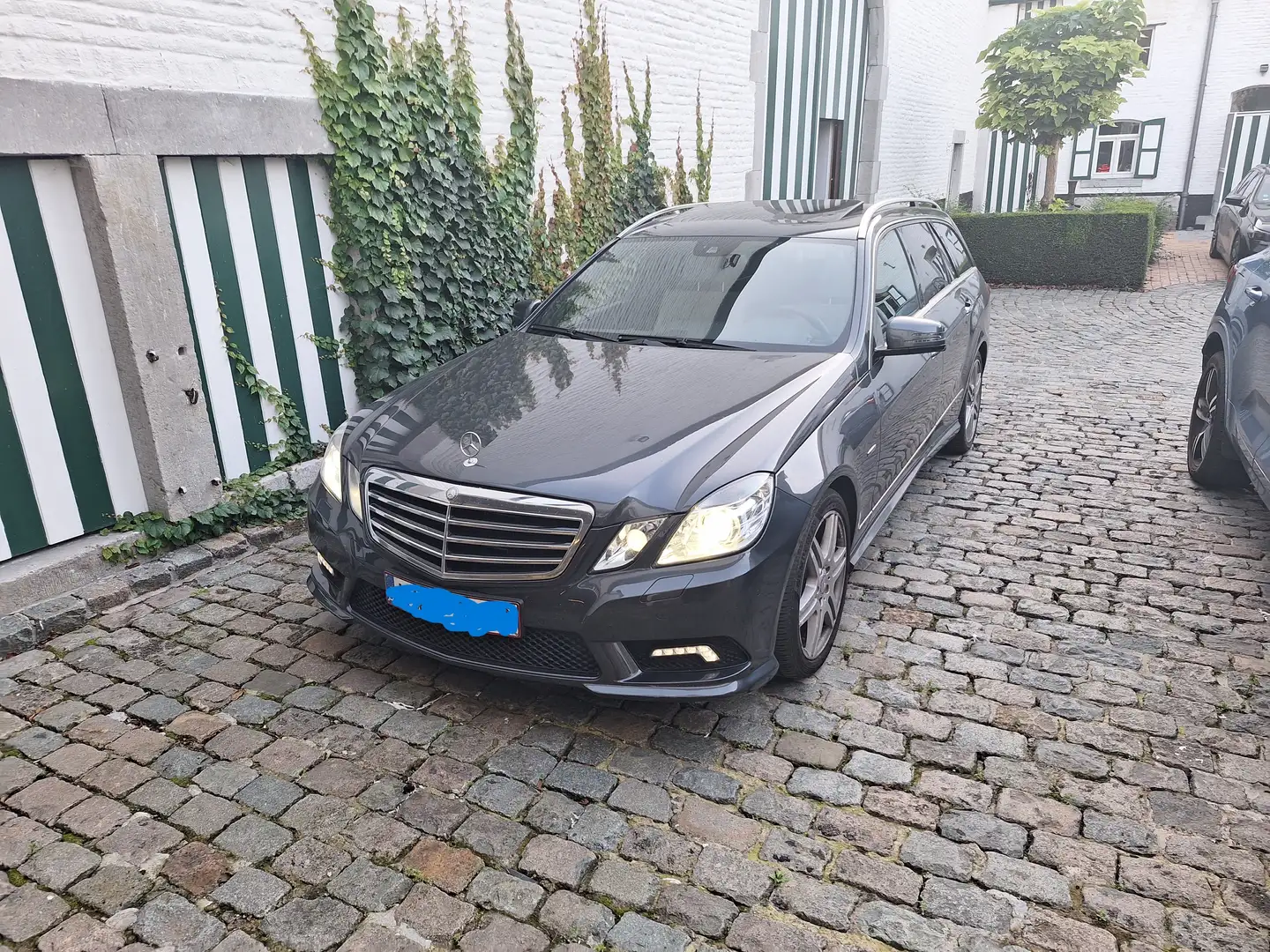 Mercedes-Benz E 300 E 300 T CDI BlueEFFICIENCY Avantgarde Blauw - 1