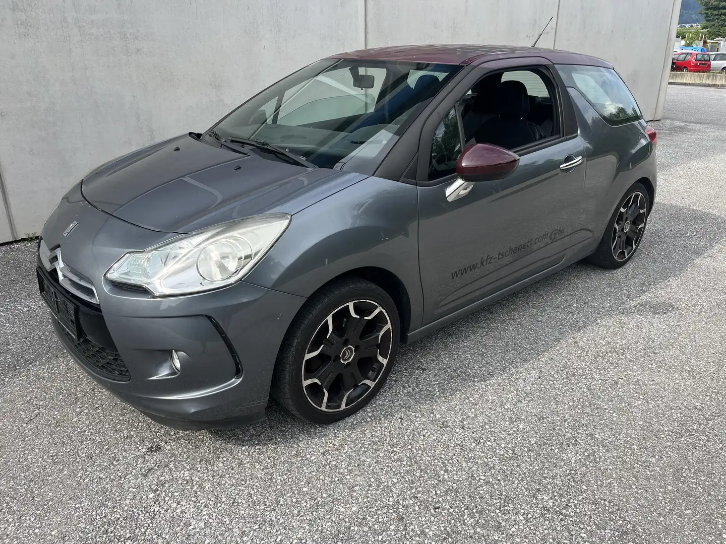 Citroen DS3 1,4 16V VTi Chic Airdream EXPORT !!! Grau - 1