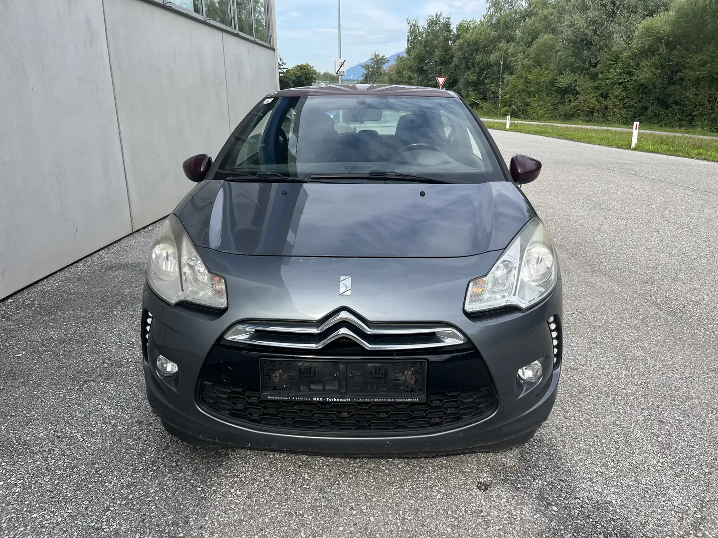 Citroen DS3 1,4 16V VTi Chic Airdream EXPORT !!! Grau - 2
