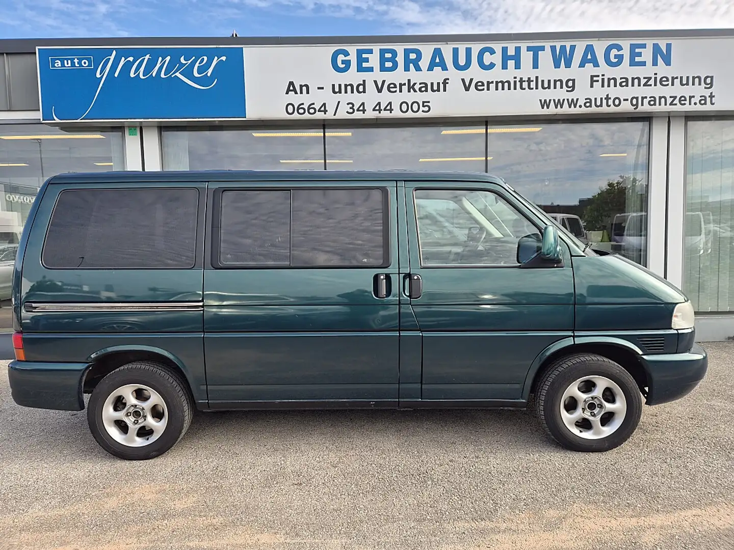 Volkswagen T4 Kombi 3-3-3 2,5 TDI Grün - 1