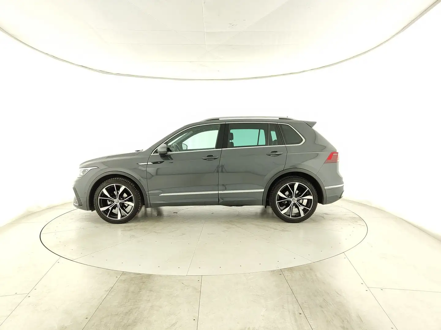 Volkswagen Tiguan 2.0 TDI 150 CV SCR DSG R-Line Grijs - 2