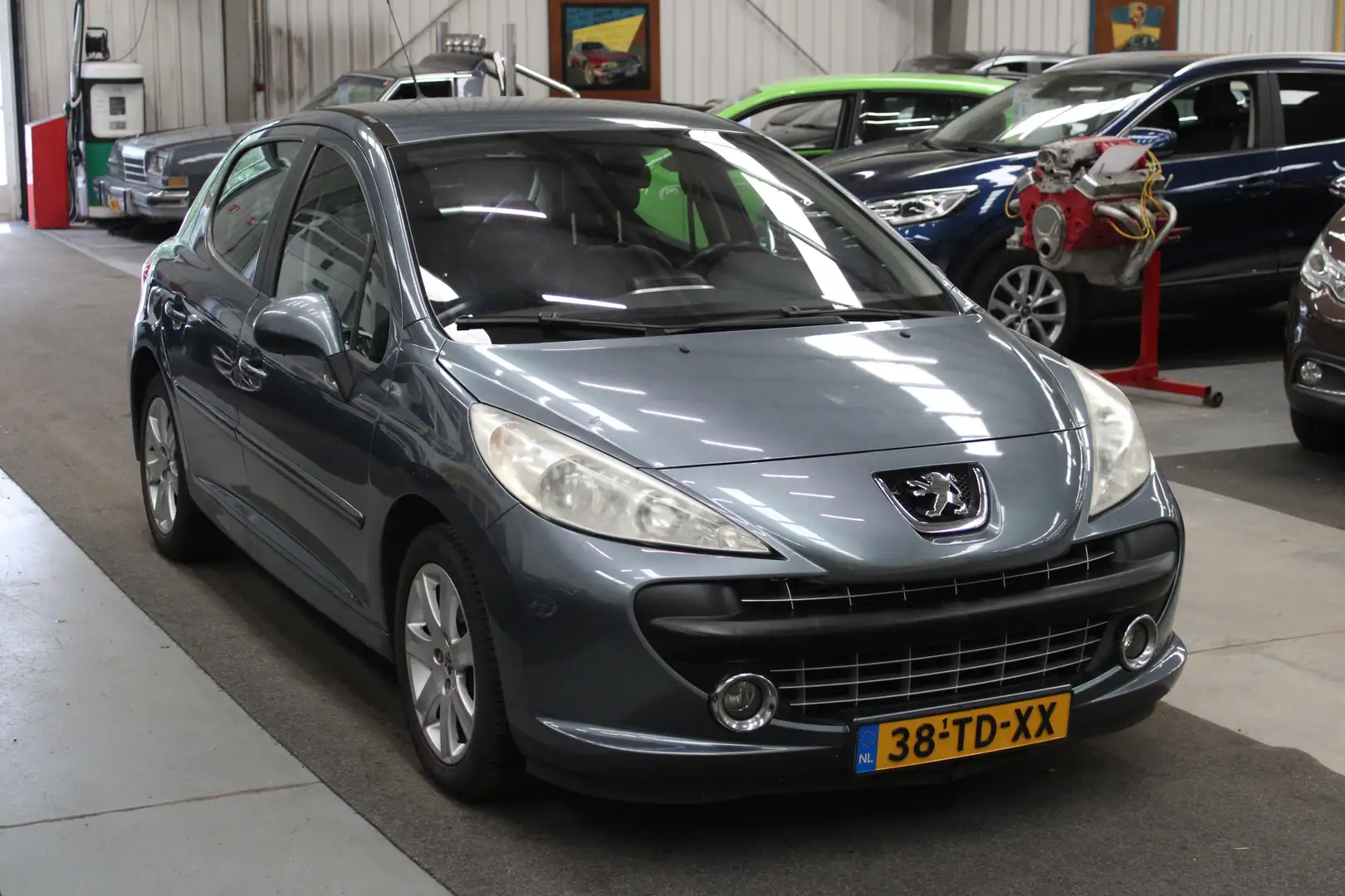 Peugeot 207 1.6-16V XS Pack NAP, Airco, Cruise control, Leder Grijs - 2
