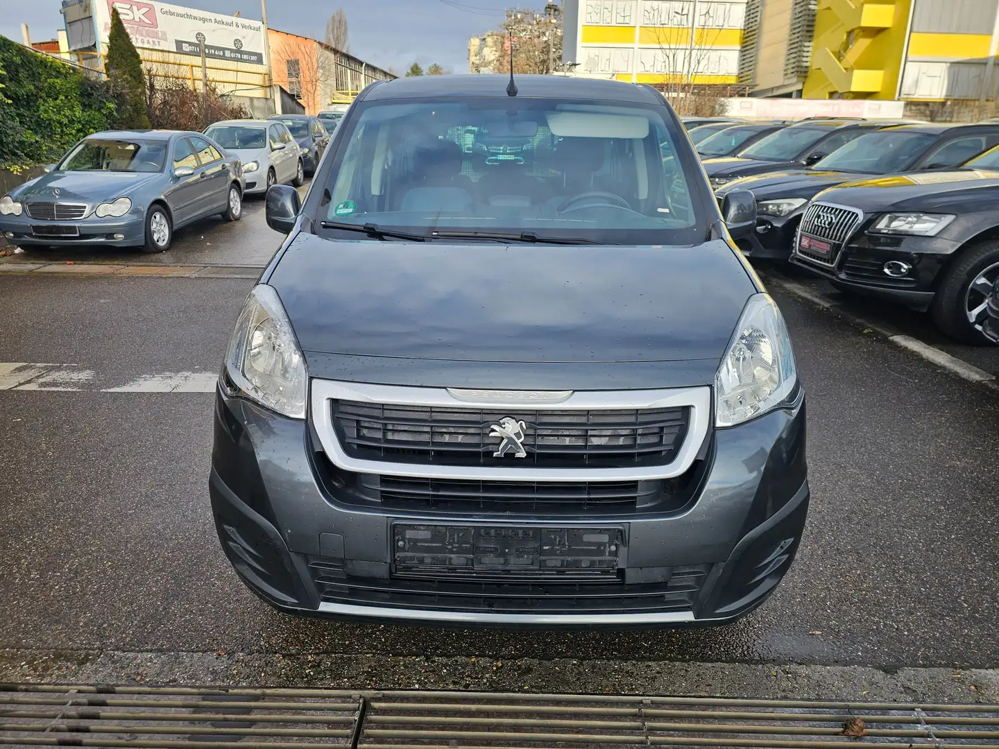 Peugeot Partner Active Grau - 2