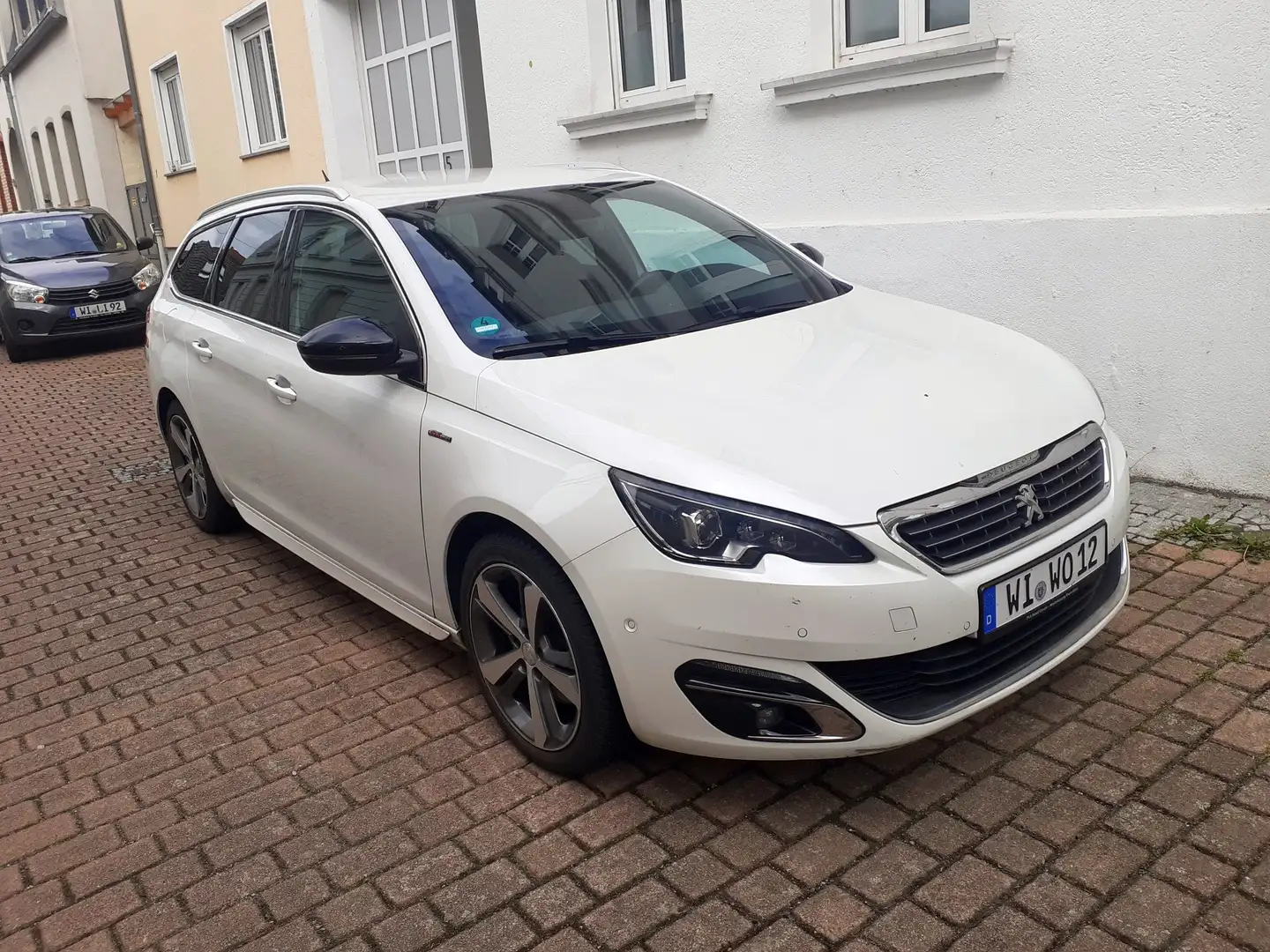Peugeot 308 308 SW Diesel SW BlueHDi 150 Stop Weiß - 1