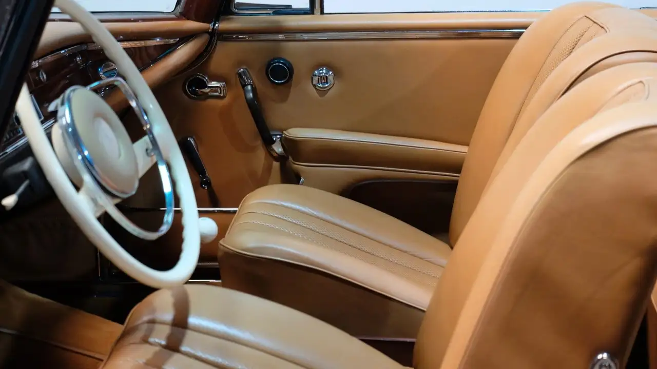 Mercedes-Benz 220 SE W111 Cabrio im sehr schönen Zustand!, foto 4