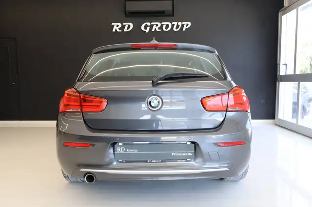 BMW 1 Series view 5