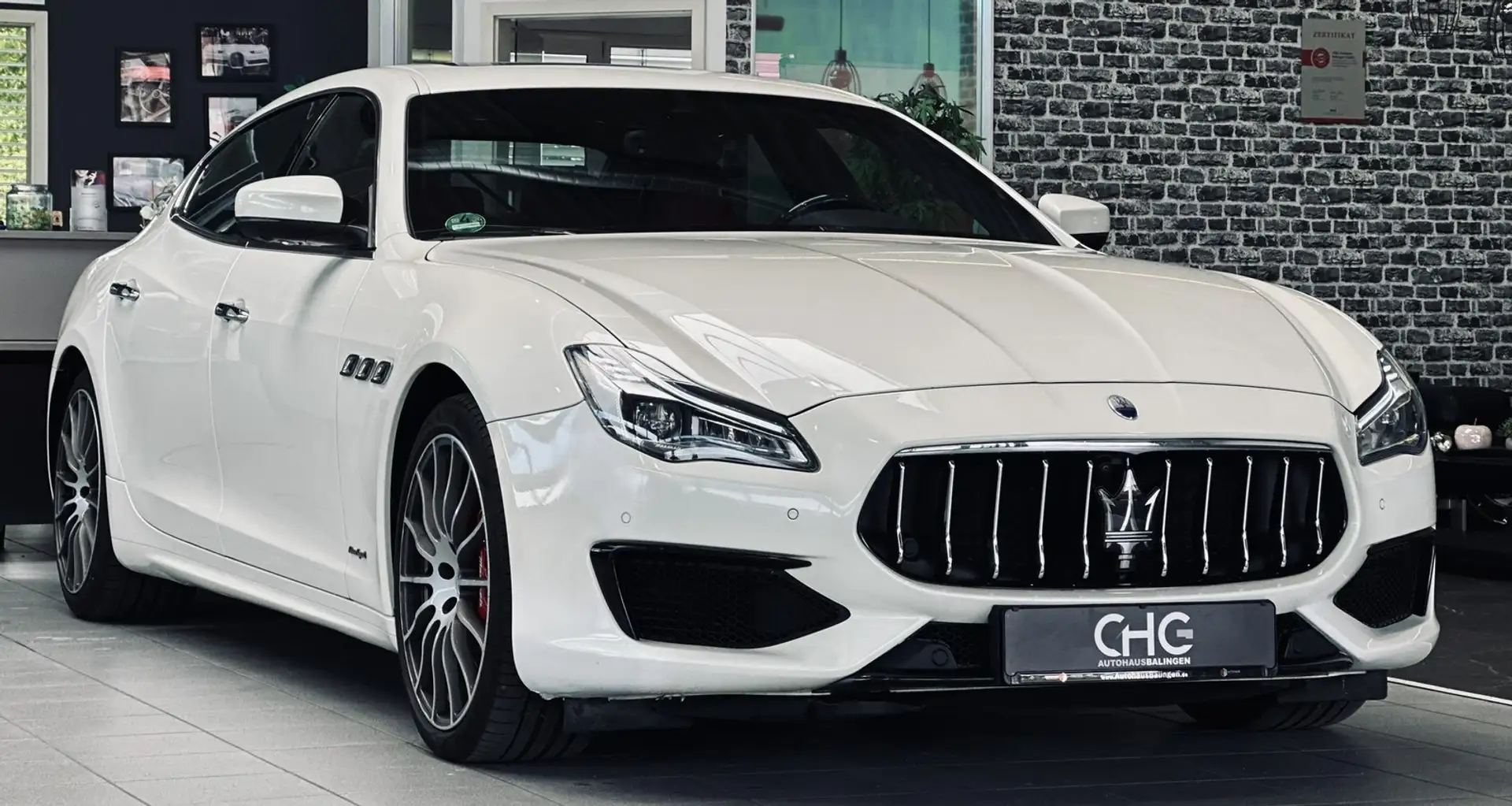 Maserati Quattroporte SQ4 SOFTCL|H&K|360°|CARPLAY|CARBON| Bílá - 1