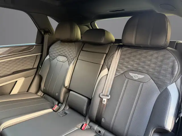 Bentley Bentayga view 14