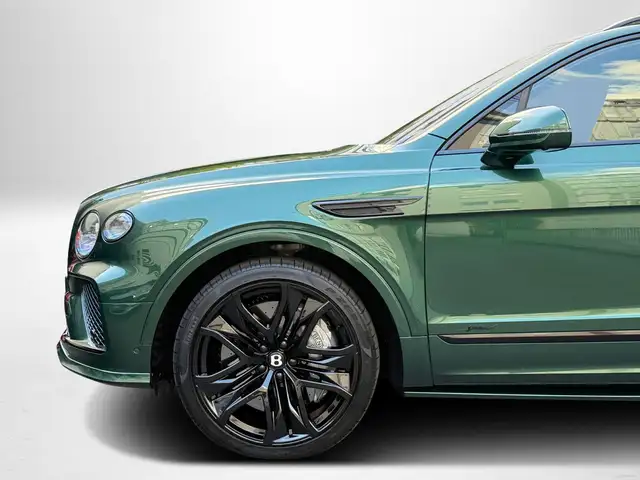 Bentley Bentayga view 8