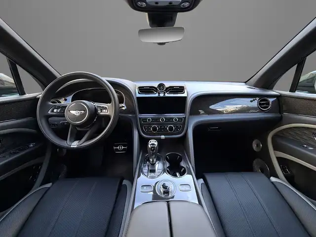 Bentley Bentayga view 15