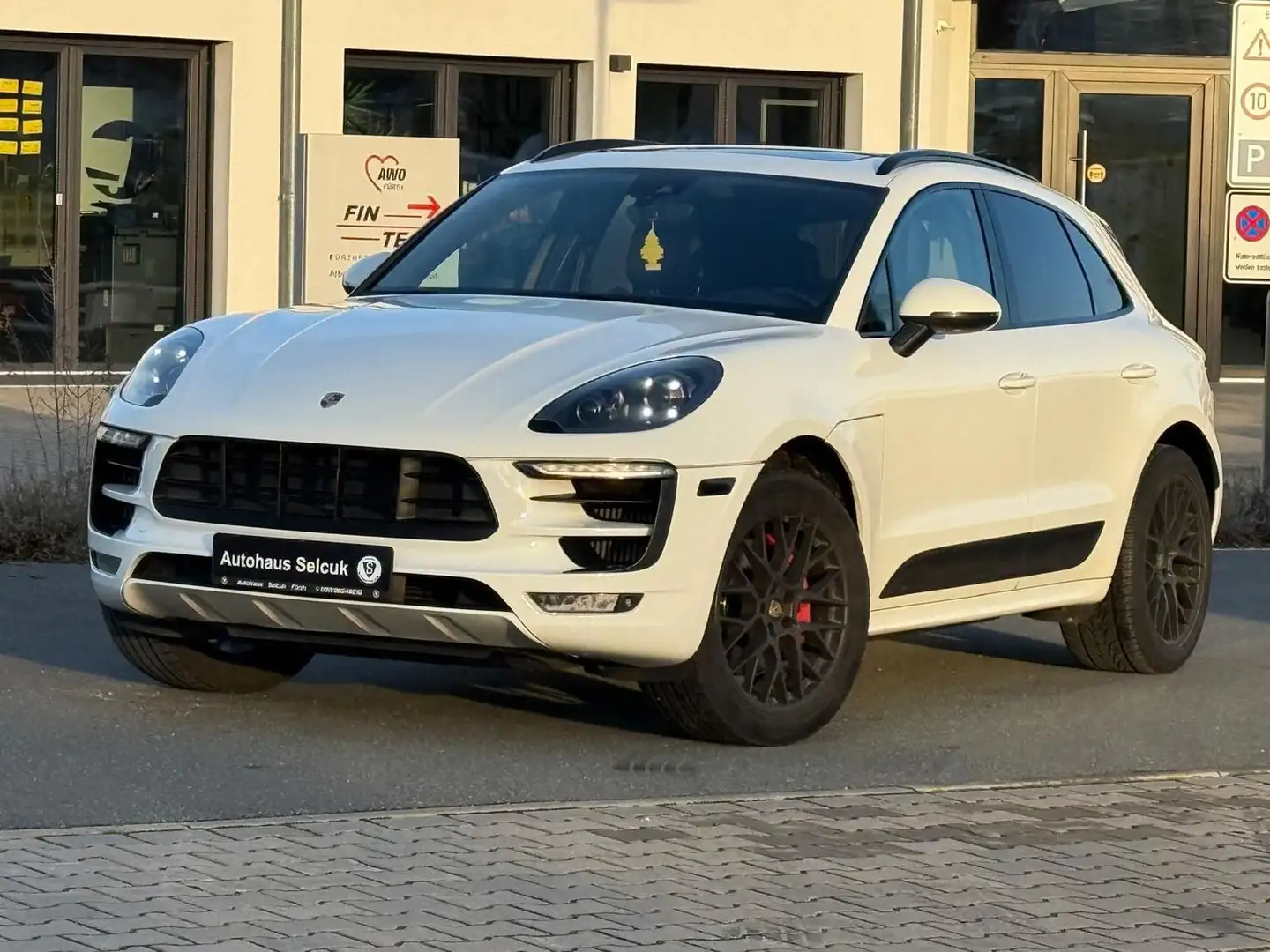 Porsche Macan GTS *Bose*Pano.*Luftfahrw*Chrono*Sportabg* Weiß - 1
