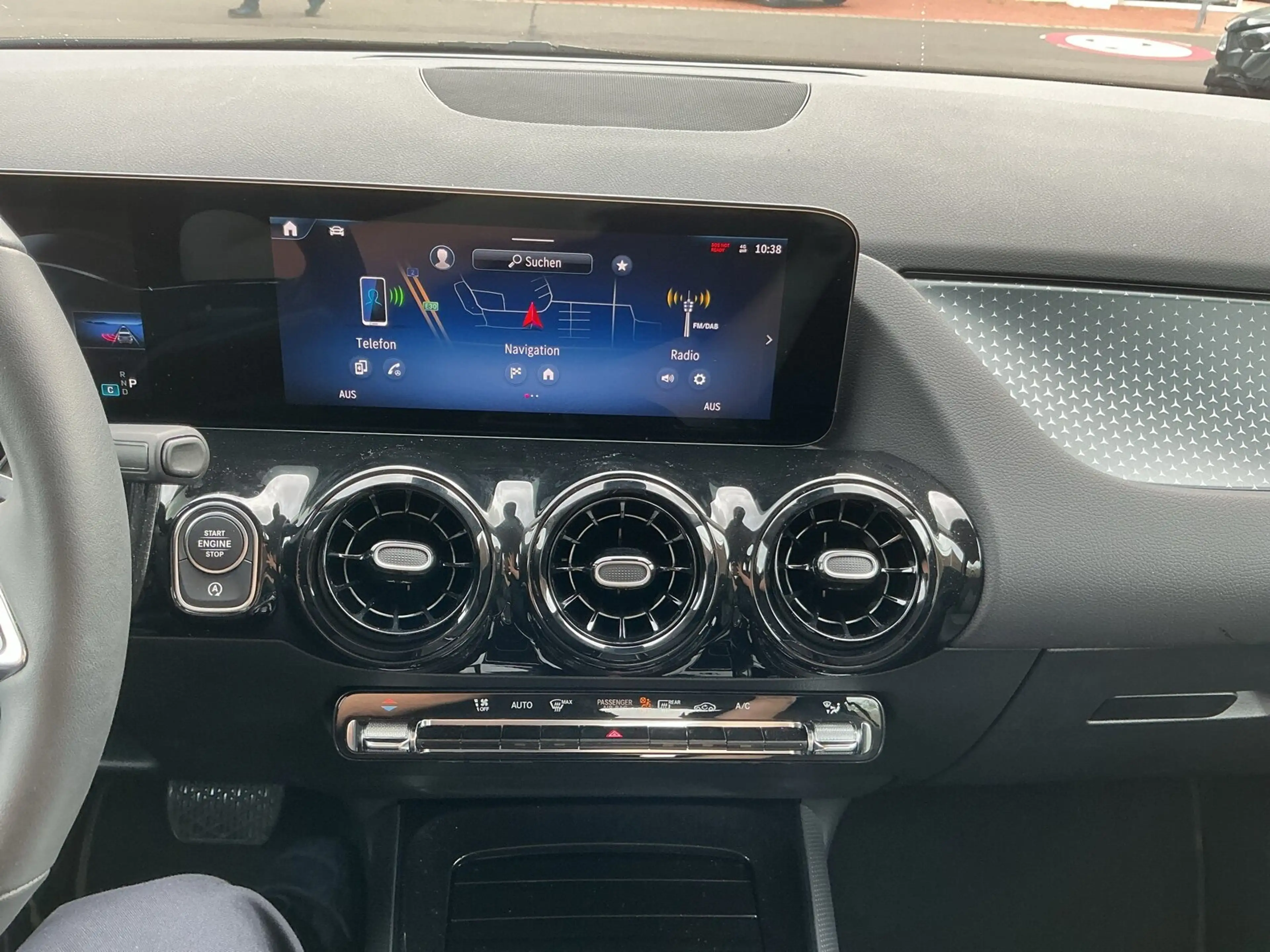 Mercedes-Benz GLA 200 GLA 200 MBUX Prem RüCam Spur WinterPak Totw AHK — photo 15