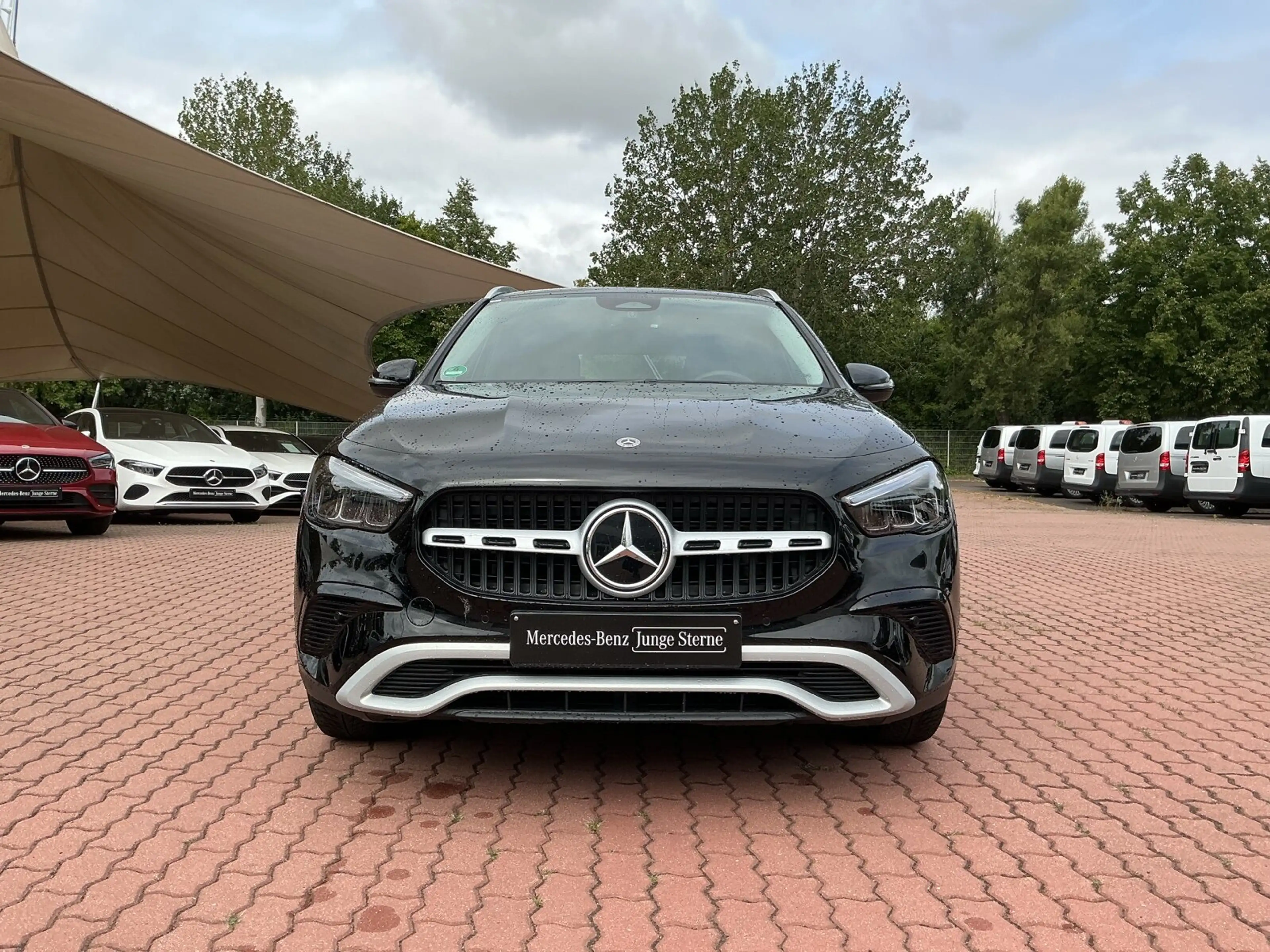 Mercedes-Benz GLA 200 GLA 200 MBUX Prem RüCam Spur WinterPak Totw AHK — photo 2