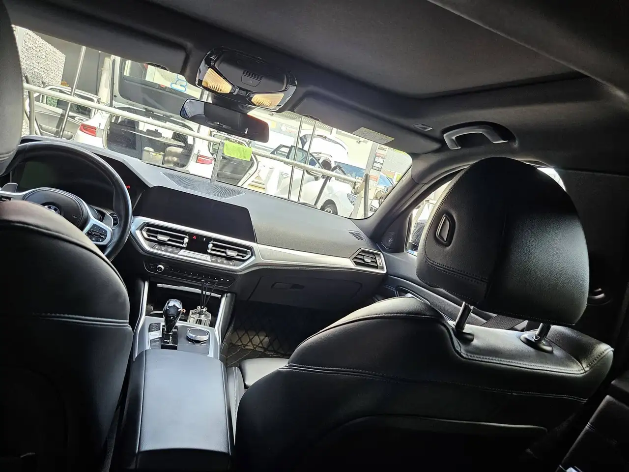 BMW 330
