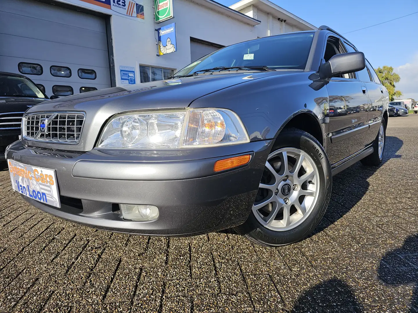 Volvo V40 1.6 Classic Limited Edition Comfort, Cruise, Airco Gris - 1