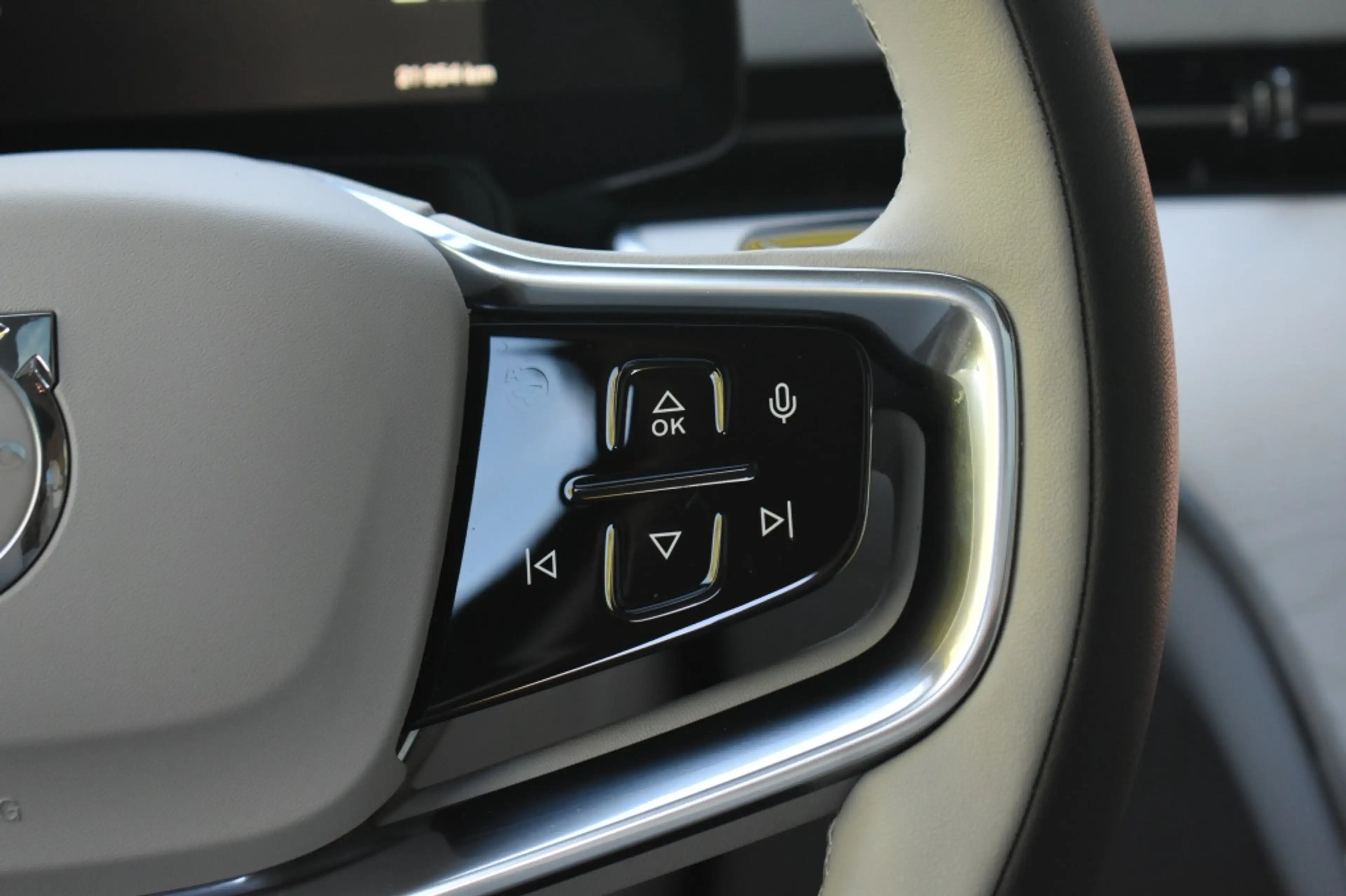 Volvo EX90 Twin Performance Ultra 517pk/111kWh | 22'' | Pilot — photo 31