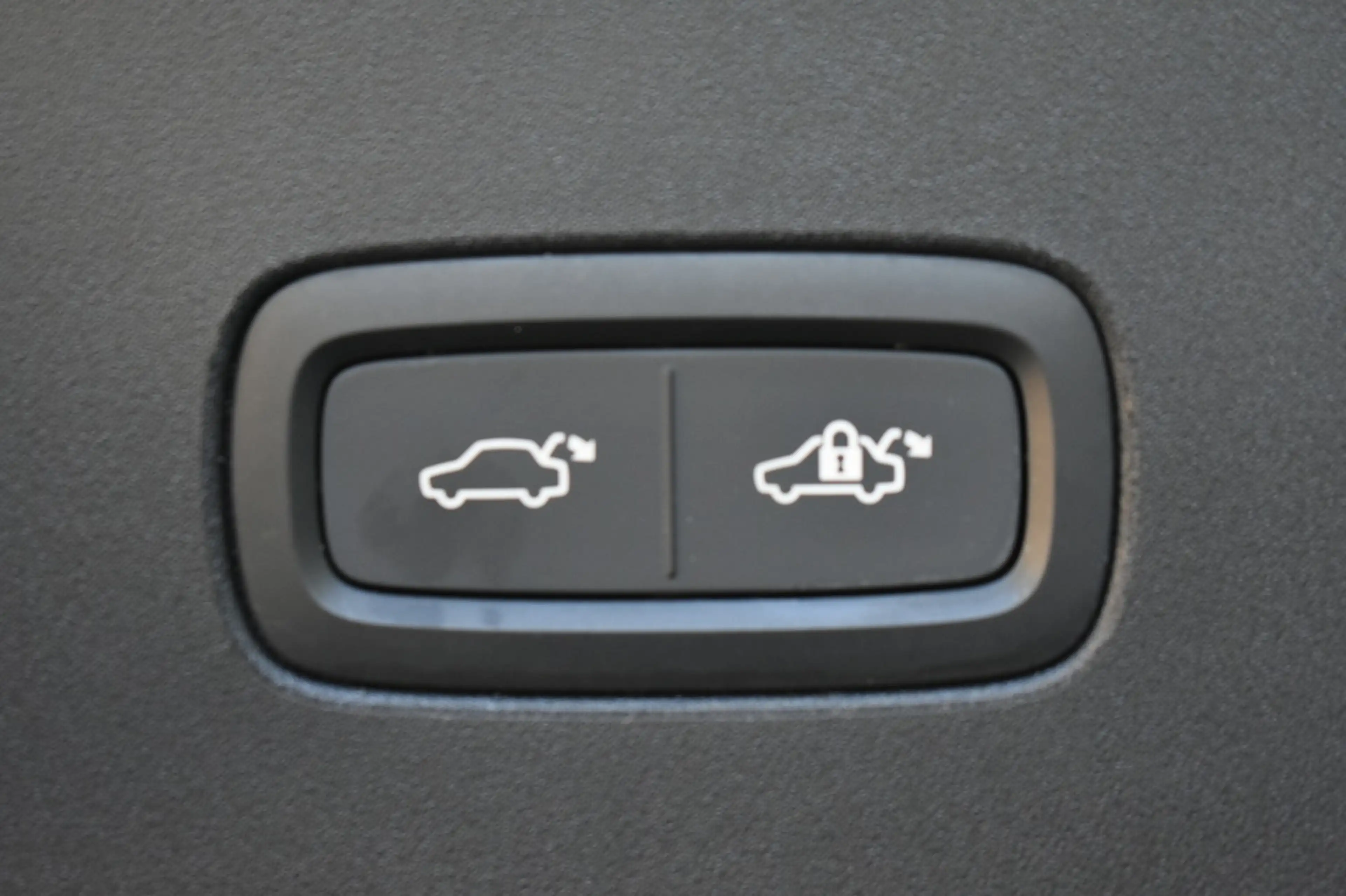 Volvo EX90 Twin Performance Ultra 517pk/111kWh | 22'' | Pilot — photo 41