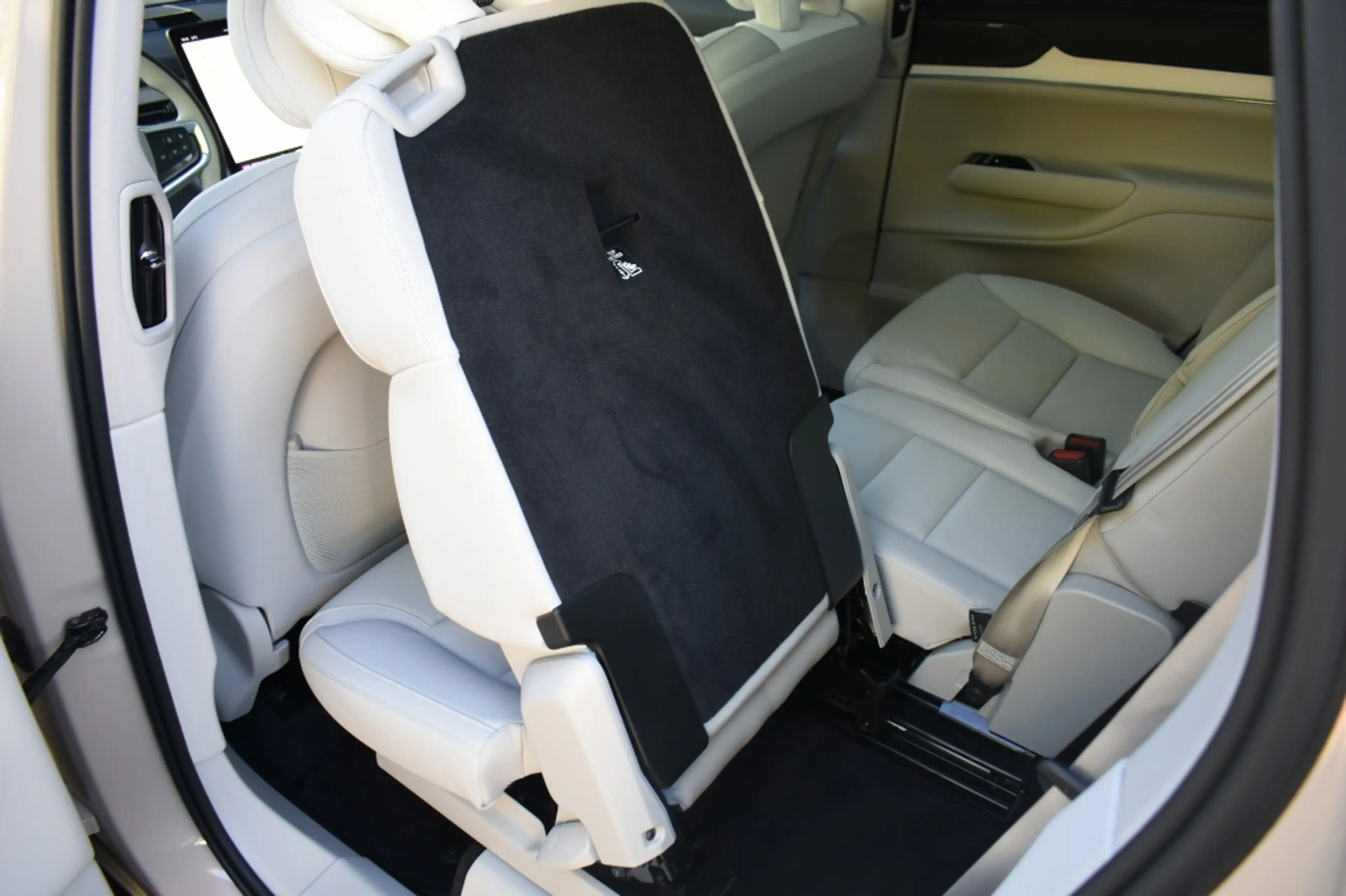 Volvo EX90 Twin Performance Ultra 517pk/111kWh | 22'' | Pilot — photo 36