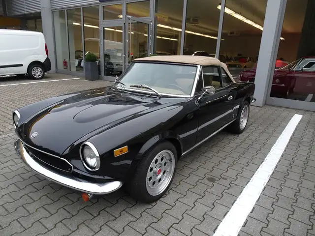 Fiat 124 Spider