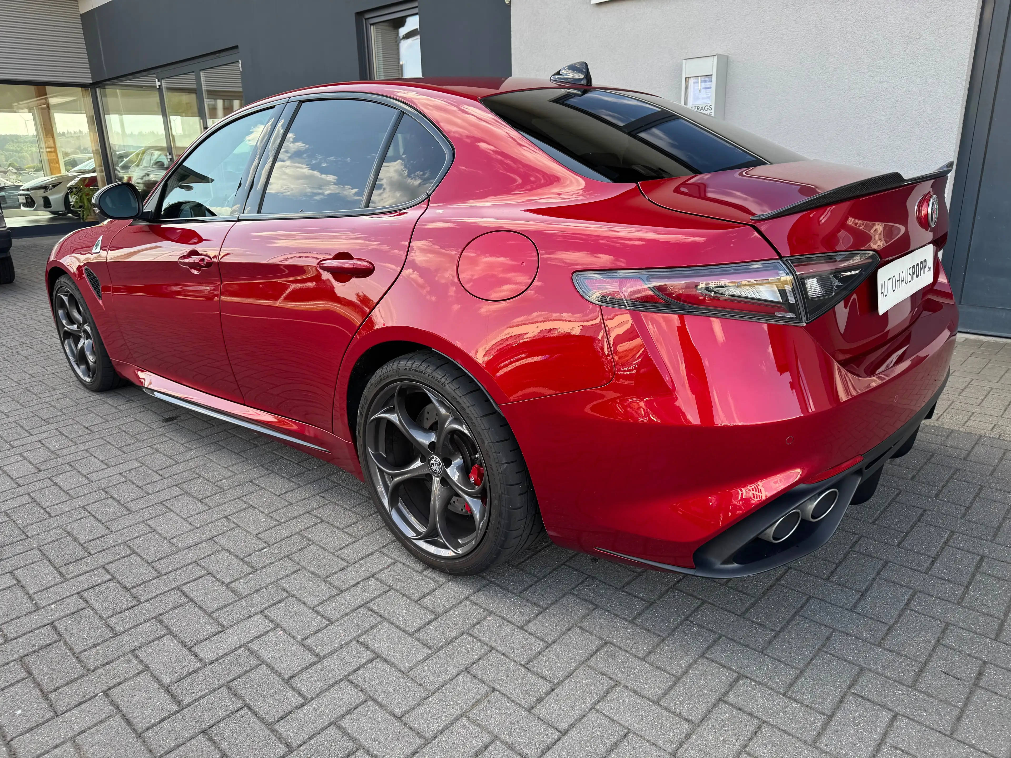 Alfa Romeo Giulia Giulia 2.9 V6 Bi-Turbo AT8 Quadrifoglio — photo 3