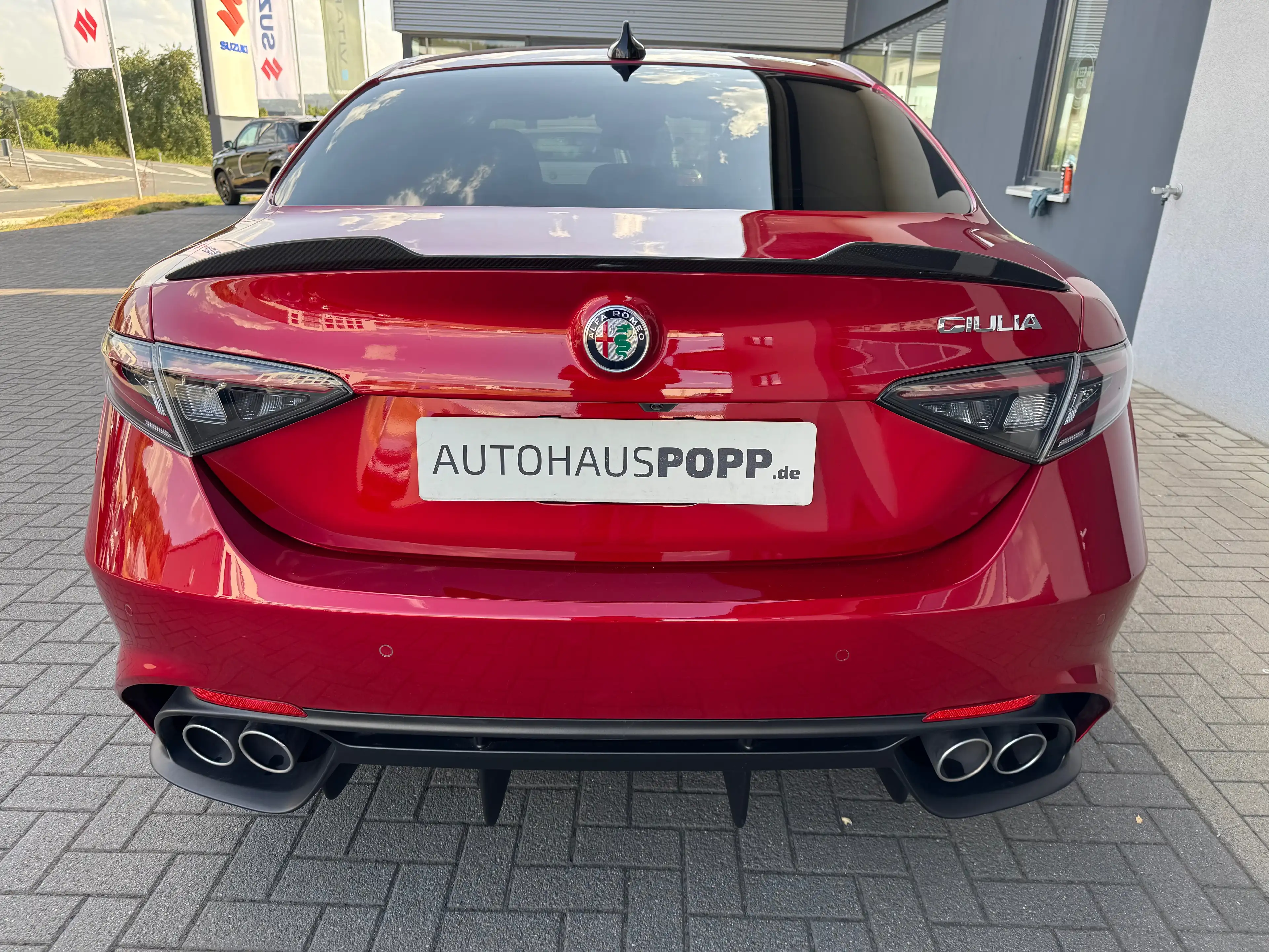 Alfa Romeo Giulia Giulia 2.9 V6 Bi-Turbo AT8 Quadrifoglio — photo 4