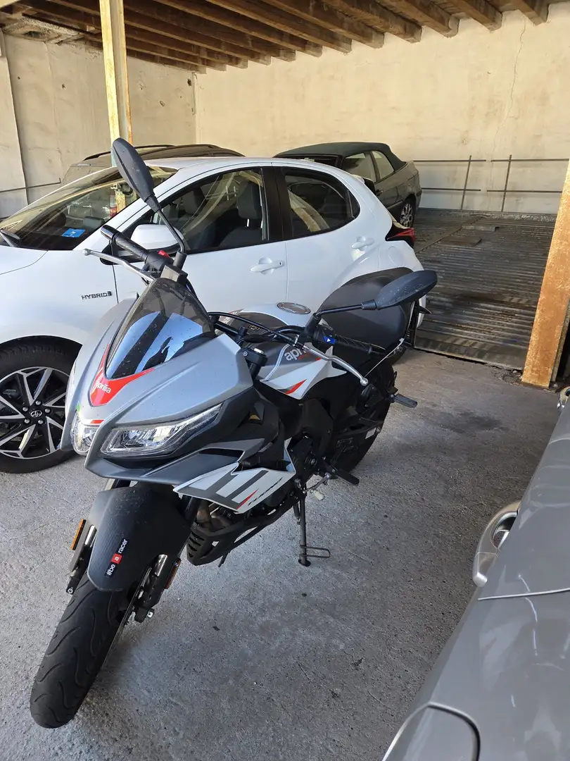 Aprilia Tuono Alb - 1
