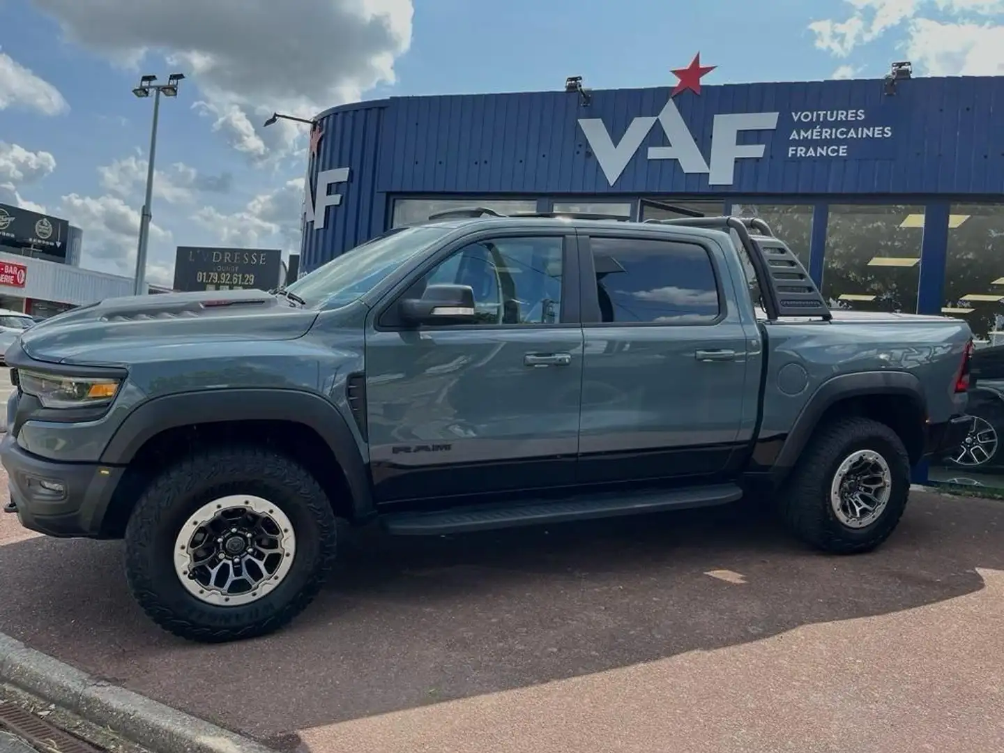 Dodge RAM TRX LAUNCH EDITION (Série limitée) V8 6.2L 702ch / Gris - 2