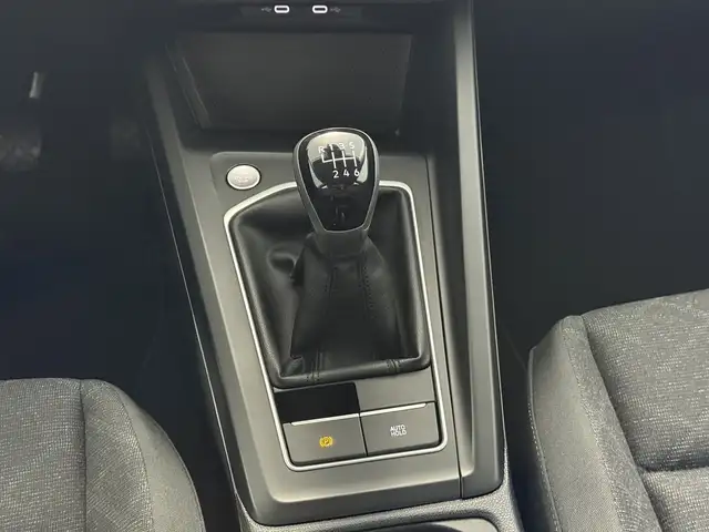Volkswagen Golf view 13