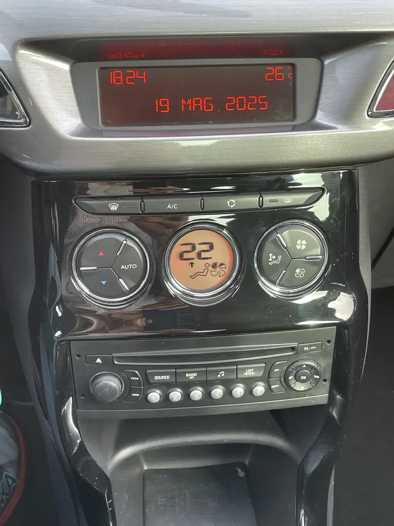 Citroen C3 1.4 Exclusive (exclusive style) - 1