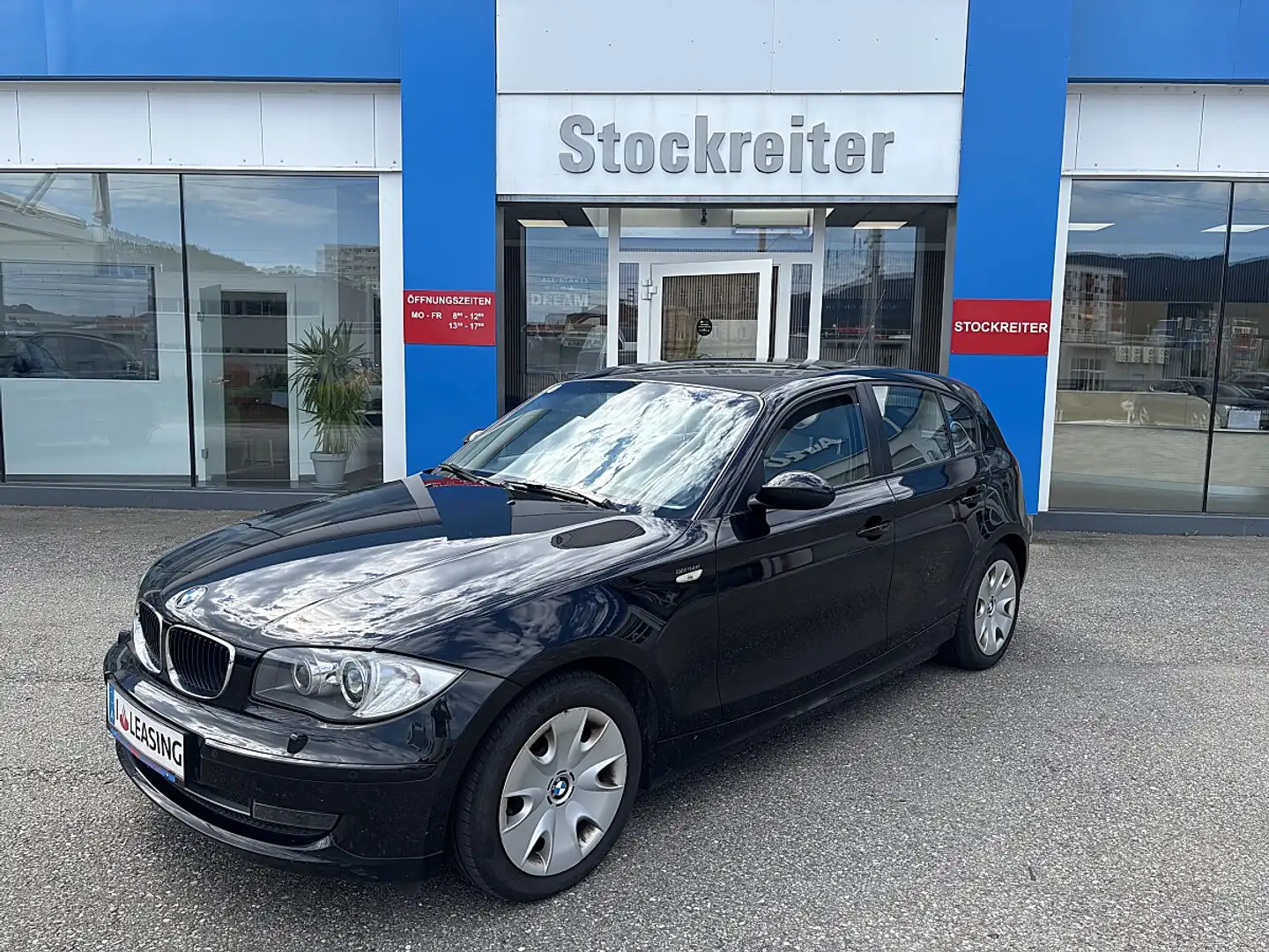 BMW 116 i Aut.*Pickerl 07/2027*PDC*KLIMA* Schwarz - 1