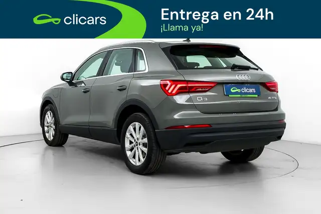 Audi Q3 view 9