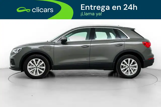 Audi Q3 view 8