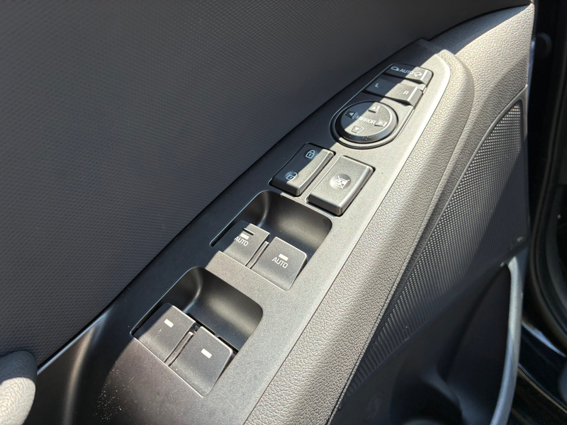 Hyundai IONIQ Premium EV 38 kWh | SOH 100 % + Leder + Stoel Verw — photo 17