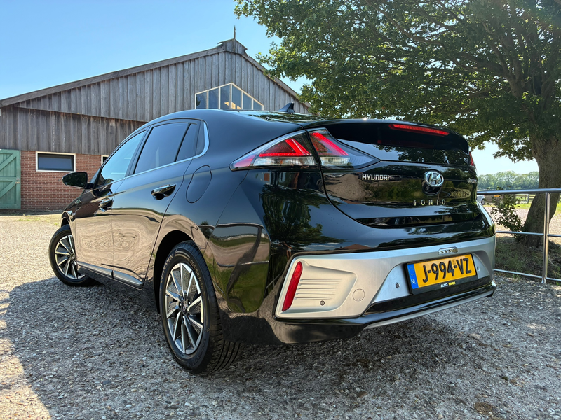 Hyundai IONIQ Premium EV 38 kWh | SOH 100 % + Leder + Stoel Verw — photo 2