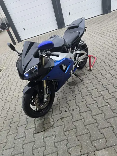 Yamaha YZF-R1