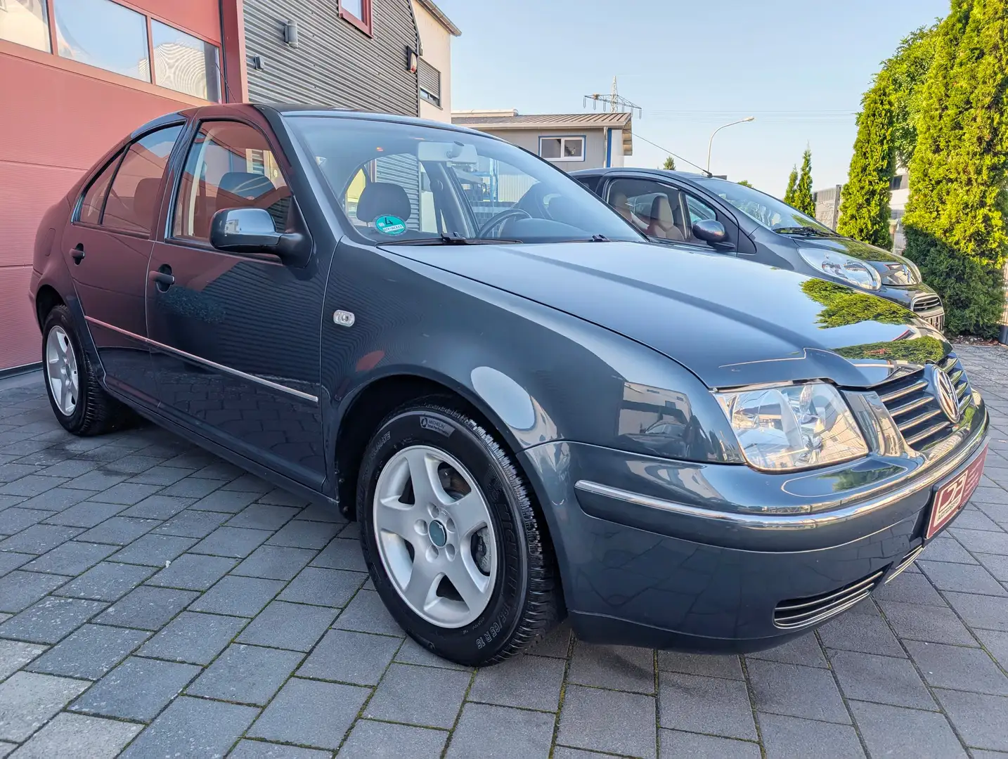 Volkswagen Bora 1.6 "Pacific" *1.HAND/KLIMA/SCHECKHEFT* Grau - 2
