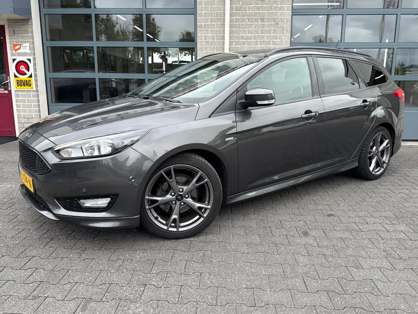 Ford Focus Wagon 1.0 ST-Line | 125PK | NAP | Gris - 1