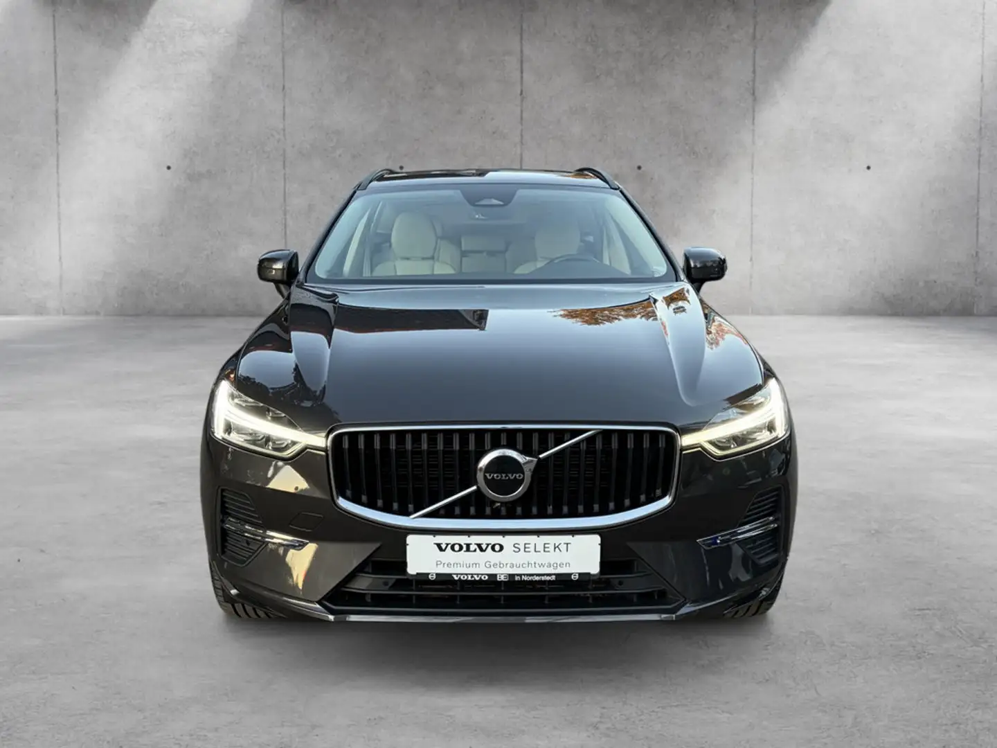 Volvo XC60 B4 AWD Momentum Pro LEDER | GOOGLE MAPS | KAMERA Gris - 2