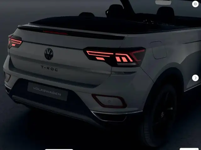 Volkswagen T-Roc view 12