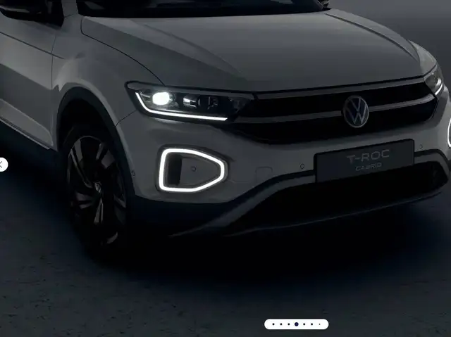 Volkswagen T-Roc view 11