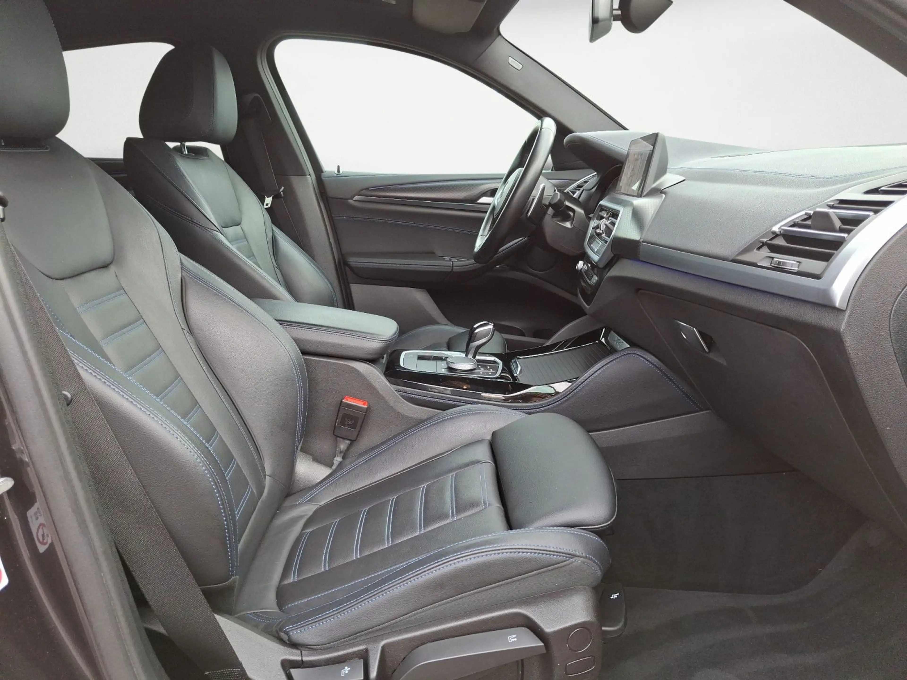 BMW X4 xDrive20d M SPORT Panorma Driving Assistant A — photo 9