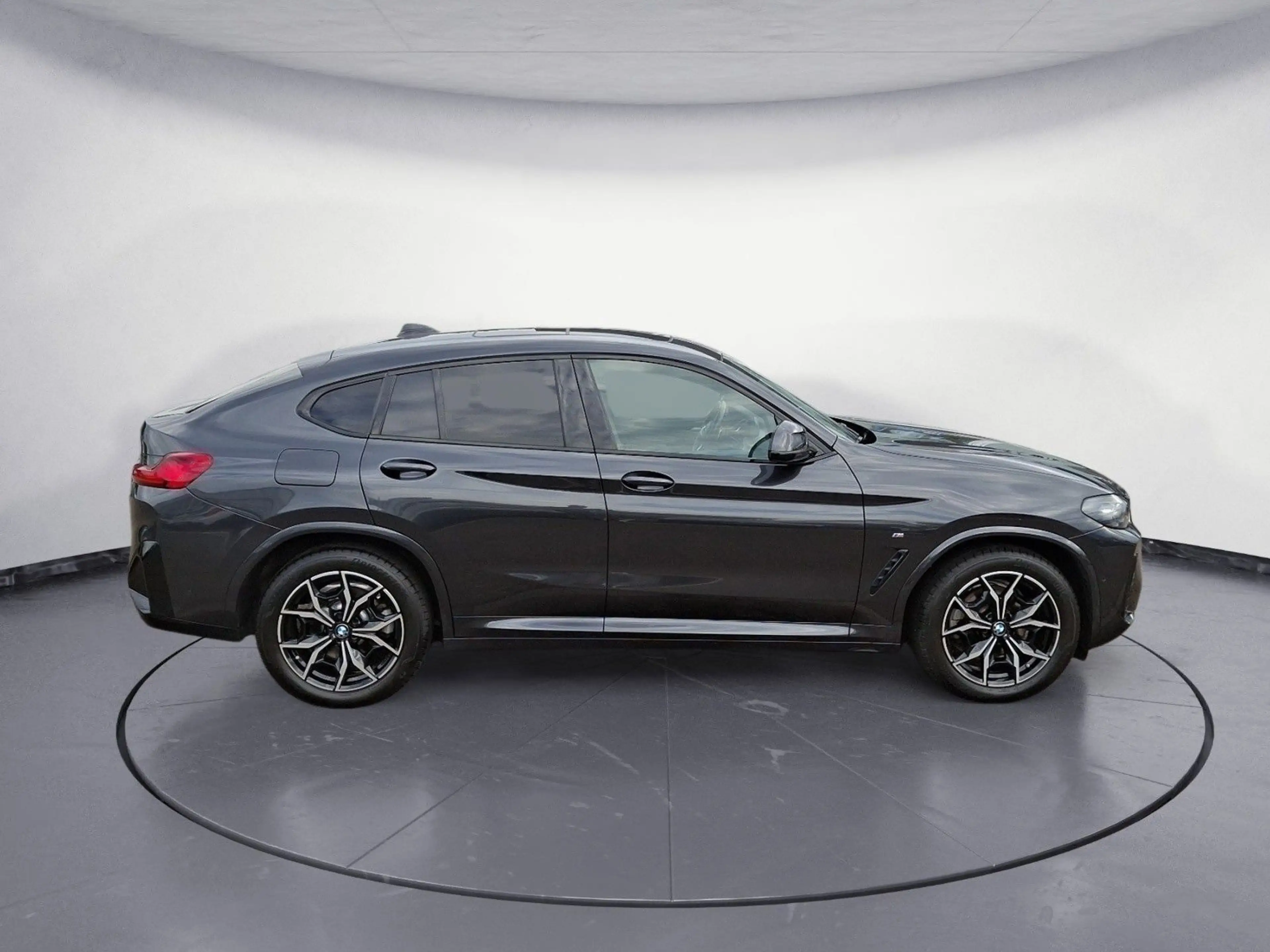 BMW X4 xDrive20d M SPORT Panorma Driving Assistant A — photo 6
