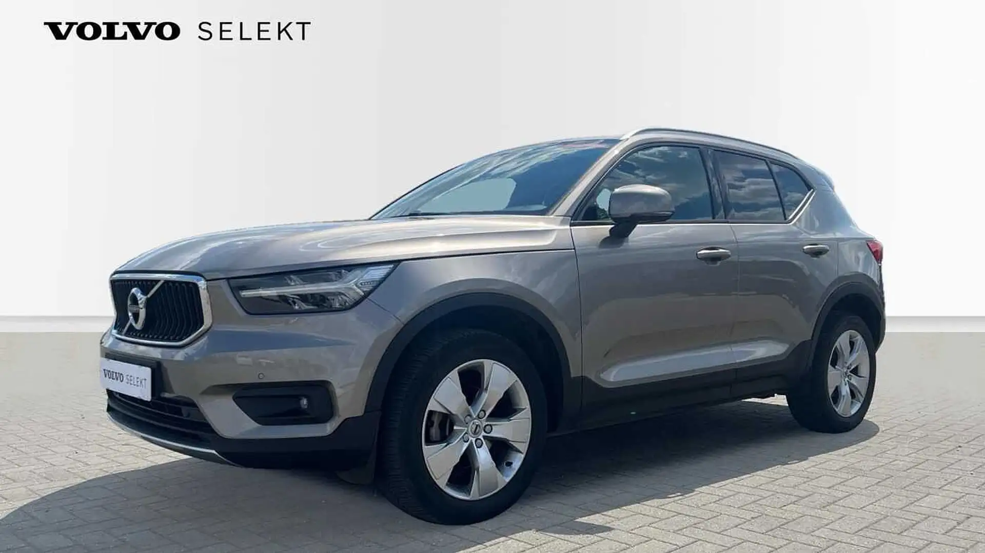 Volvo XC40 T2 | Momentum Pro Grau - 1