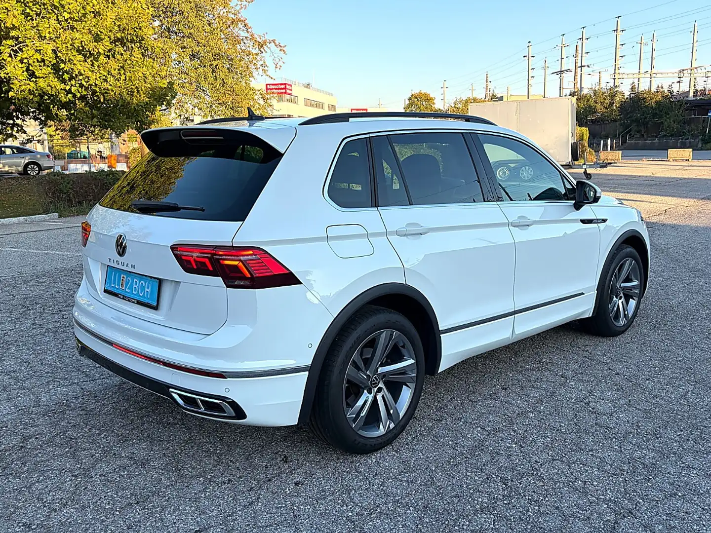 Volkswagen Tiguan 2.0 TDI R-Line DSG IQ Light Matrix AHK Kamera F... Weiß - 2