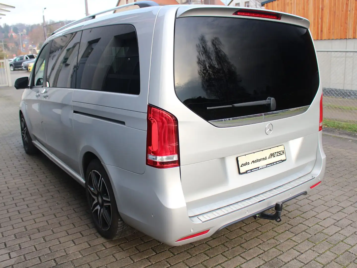 Mercedes-Benz V 220 CDI Avantgarde lang Burmester LED Pano AHK Silber - 2