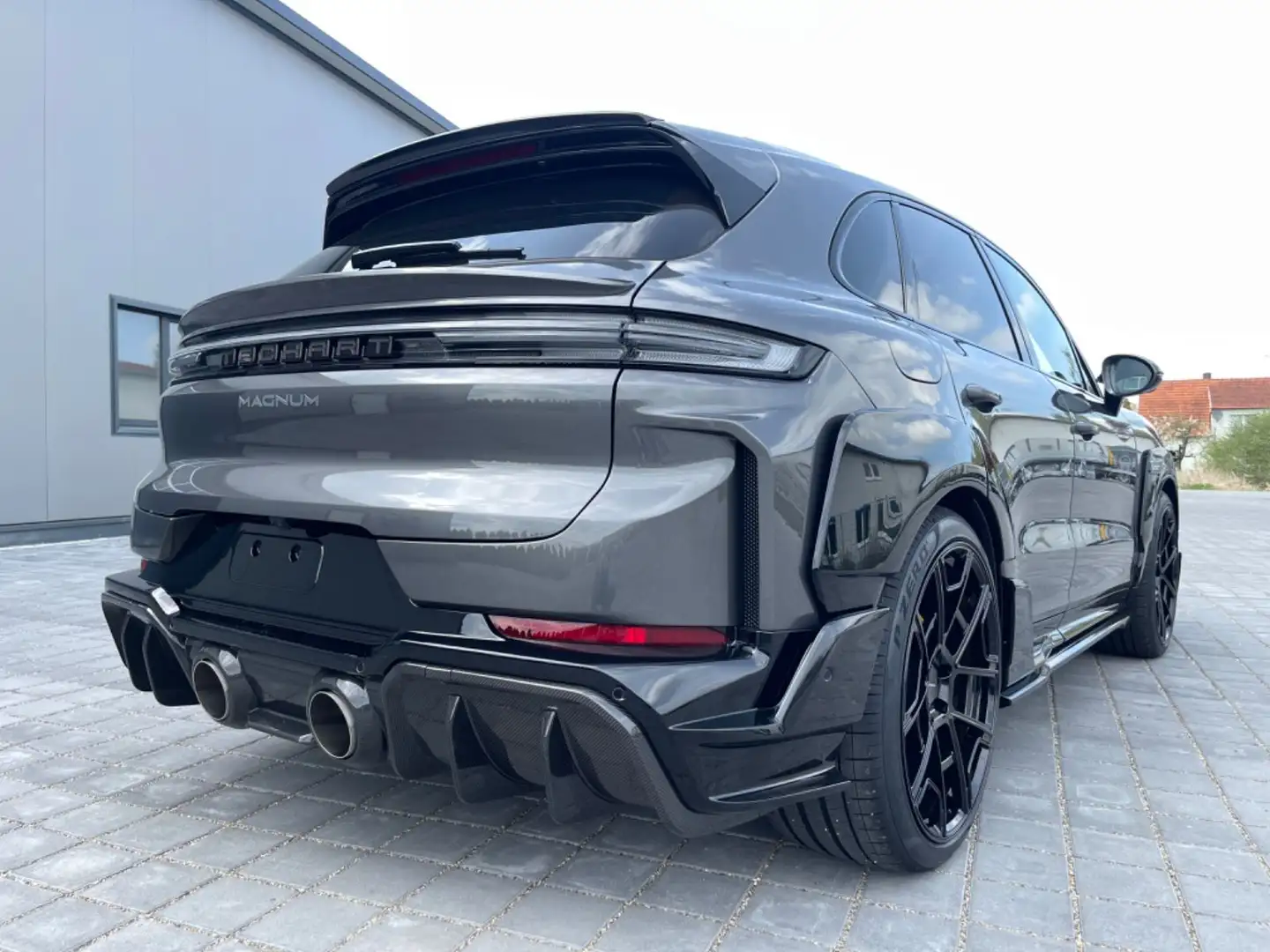 Porsche Cayenne Magnum / 1of25 / First Edition Grau - 1