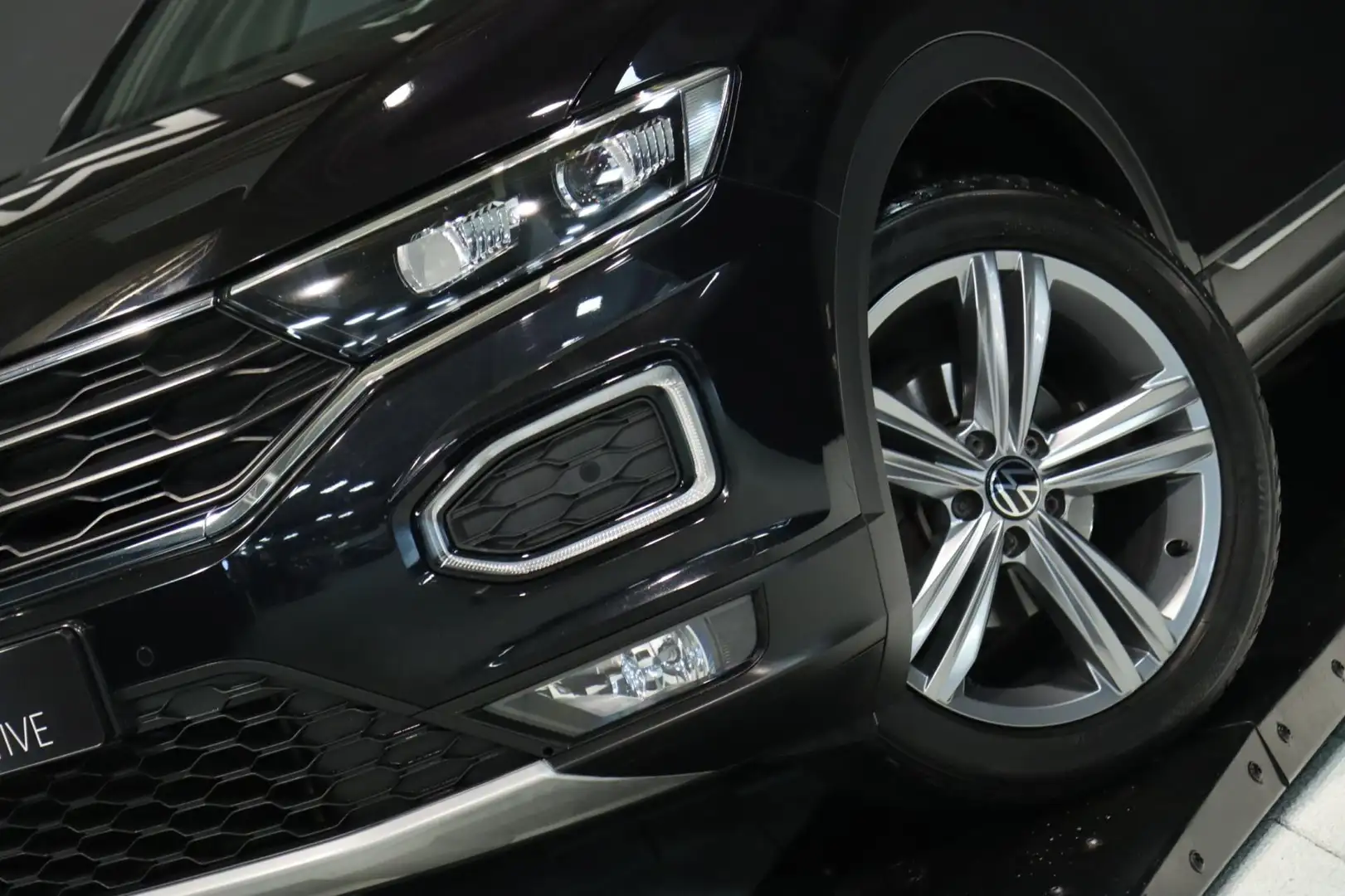 Volkswagen T-Roc 1.5 TSI R-Line / VIRTUAL / CAMERA / ACC / CARPLAY Noir - 2