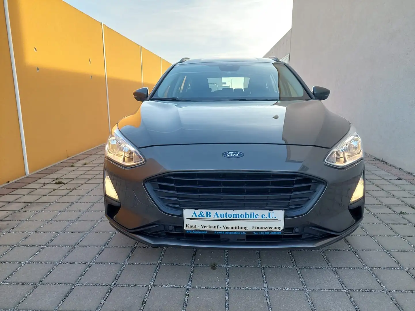 Ford Focus 1,5 EcoBoost Titanium Finanzierung möglich Gris - 2